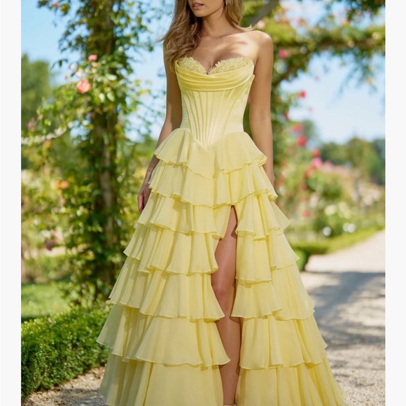 Sherri Hill 56911